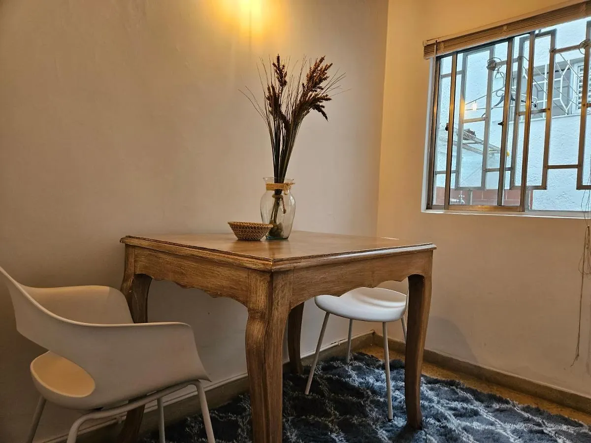 Large Studio Apartment With Balcon 麦德林