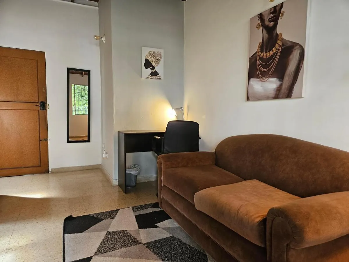 Large Studio Apartment With Balcon 麦德林